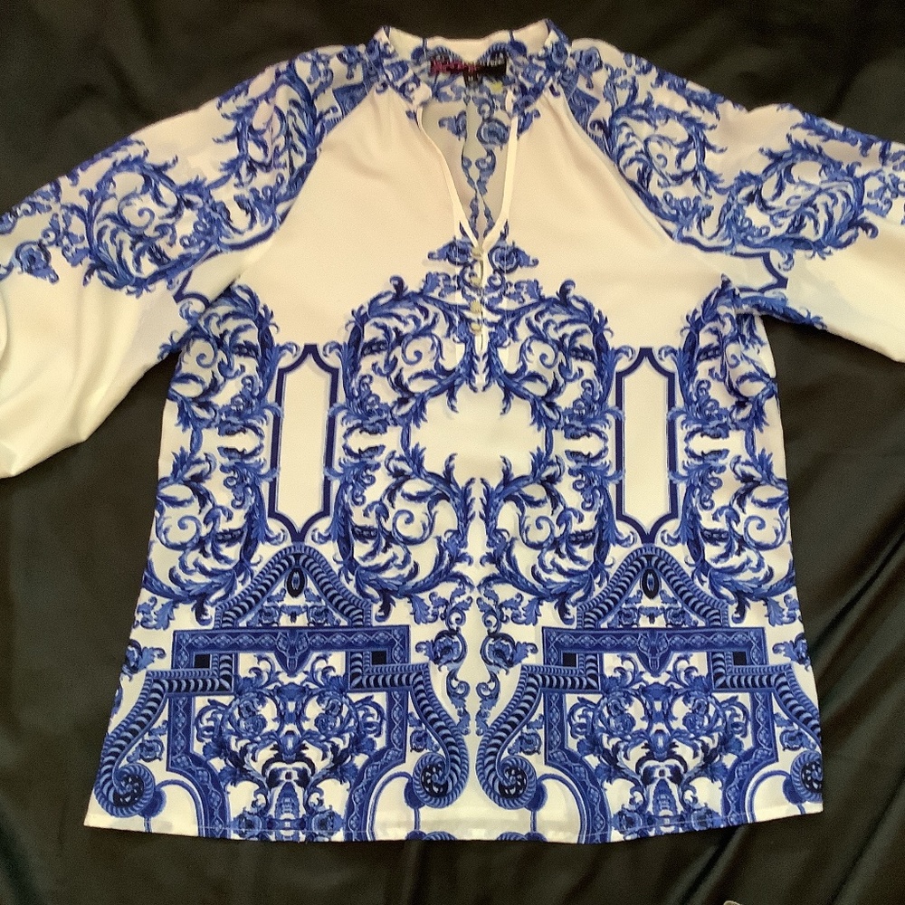 Peck & Peck beautiful blue/white blouse 3/4 sleeves‎